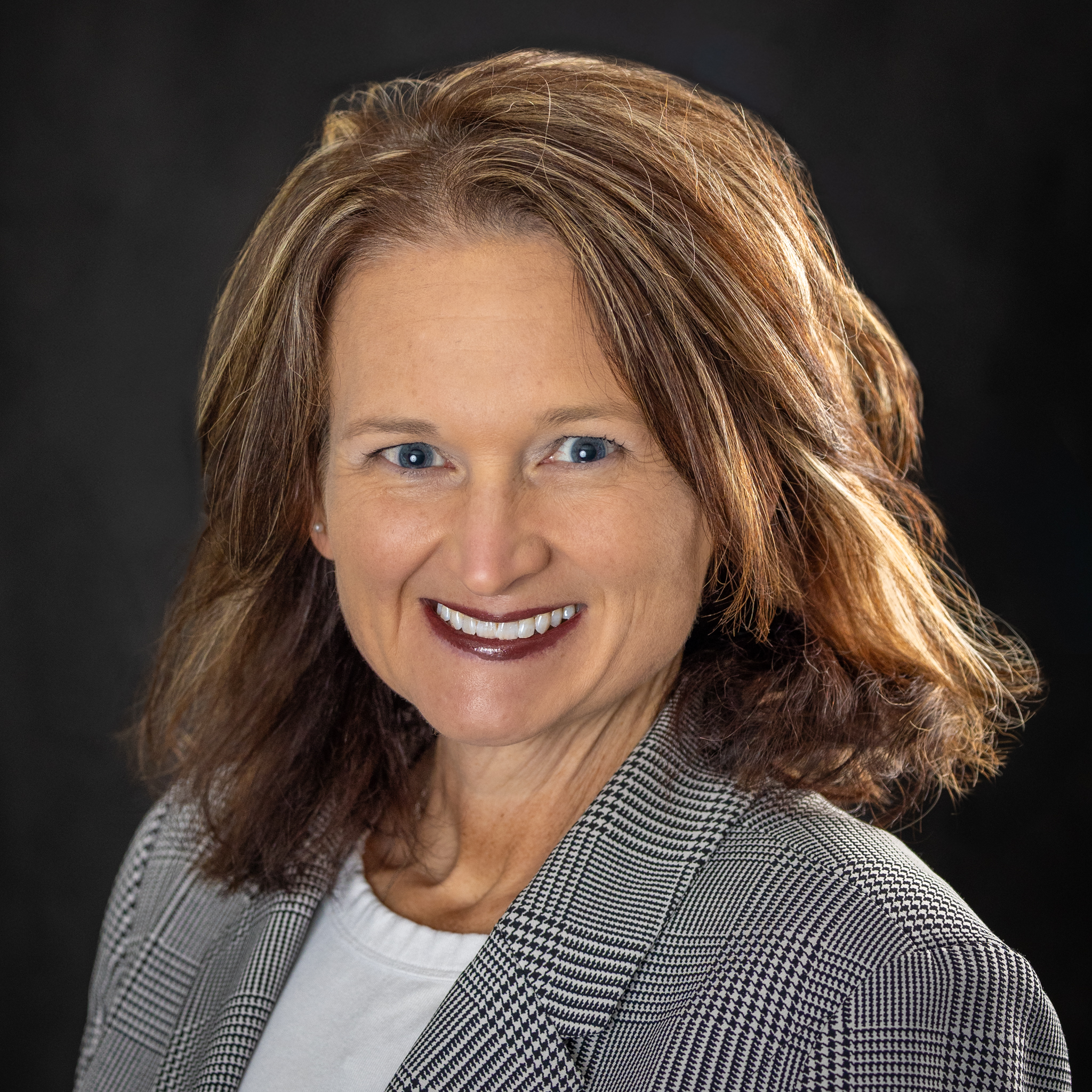 Amber Nelms Headshot